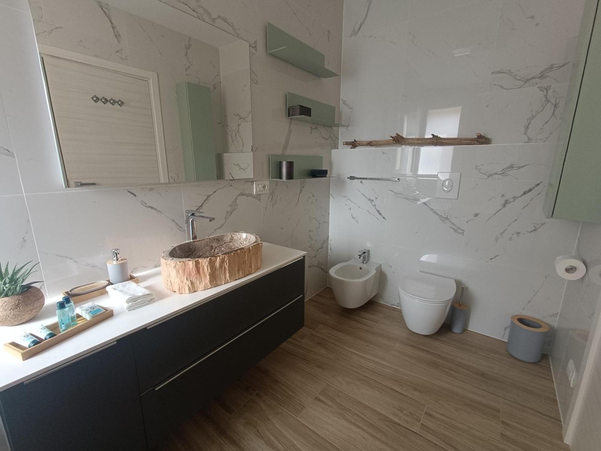 N 5 - Luxury Como