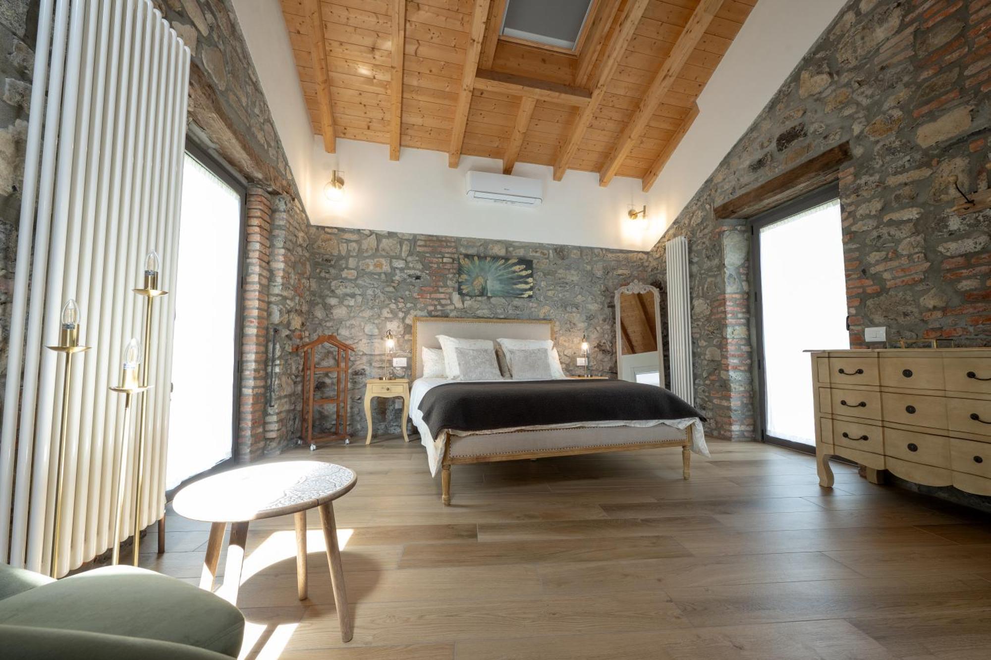 Lora Villa, With View *