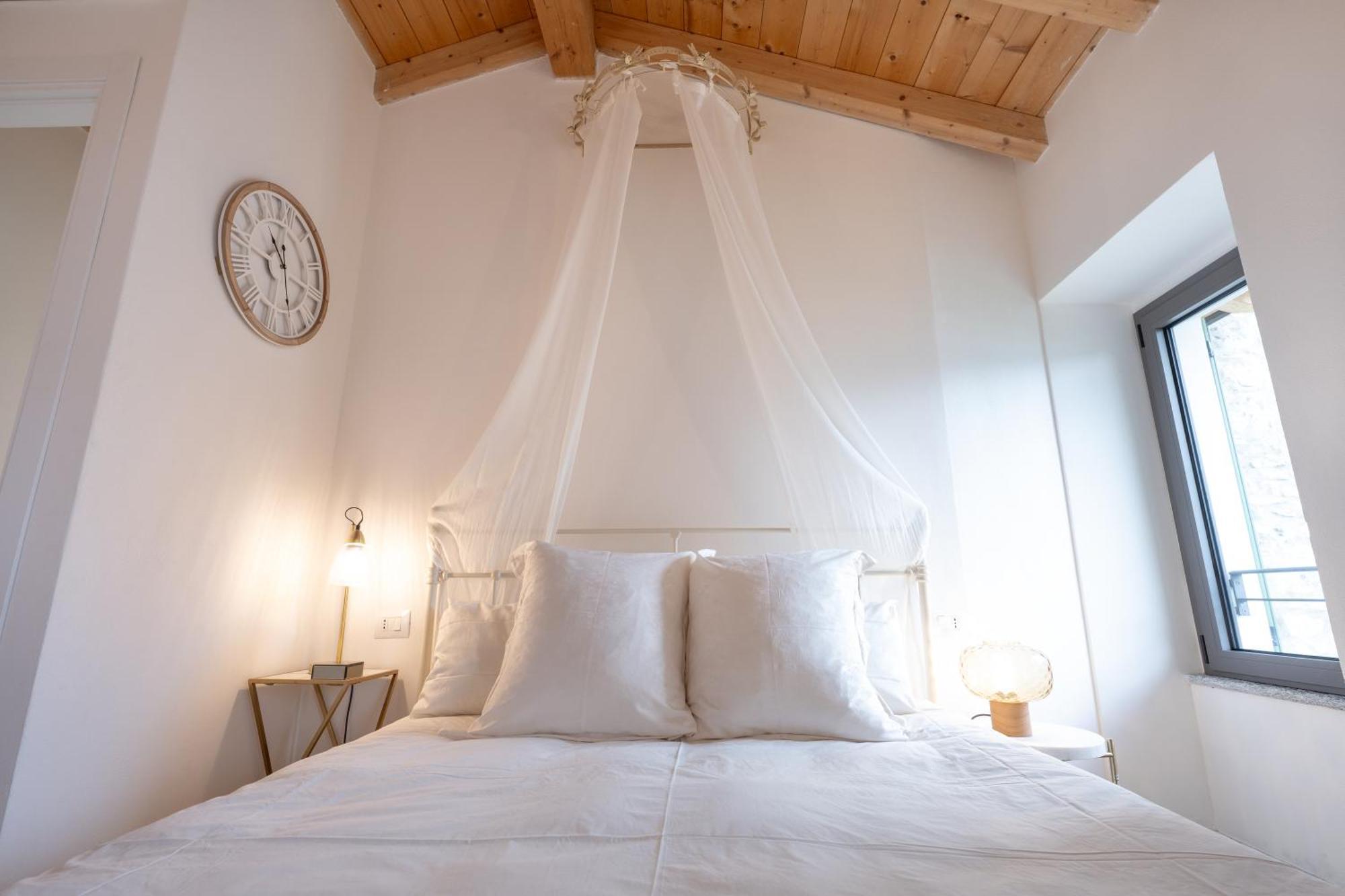 Villa Lora Villa, With View *