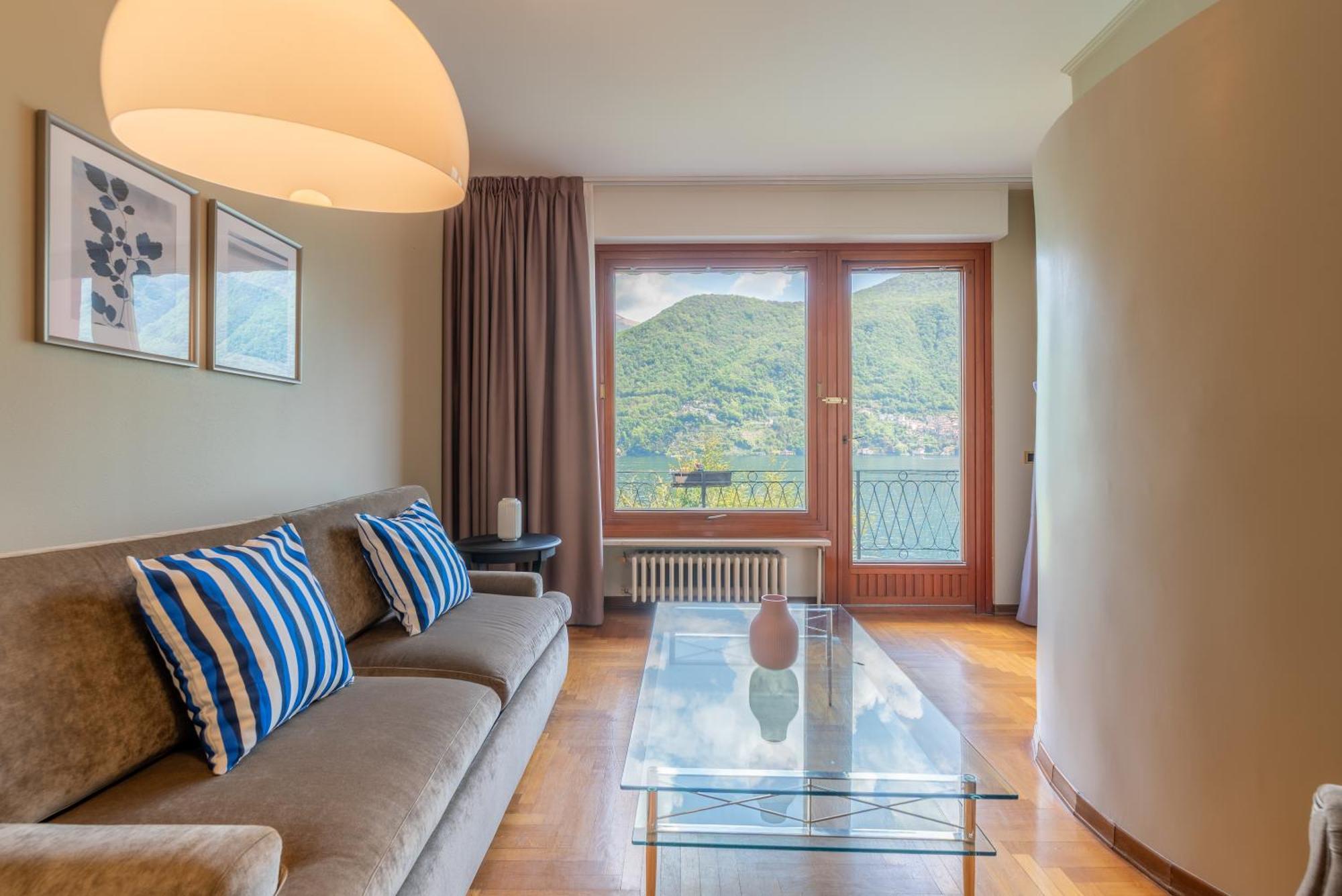 Apartment Glicine, By R Collection