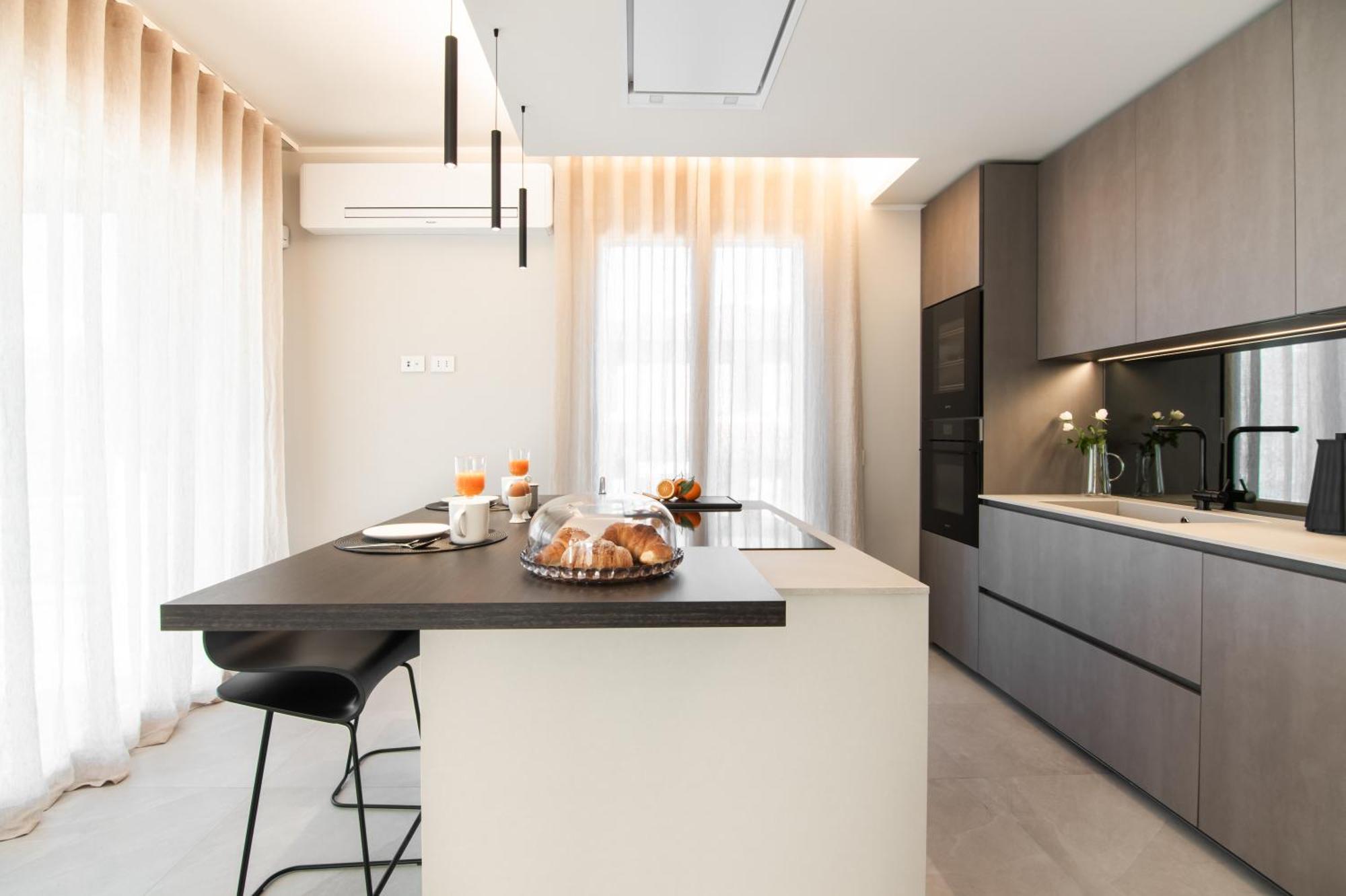 Dorato Luxury & - View Colico