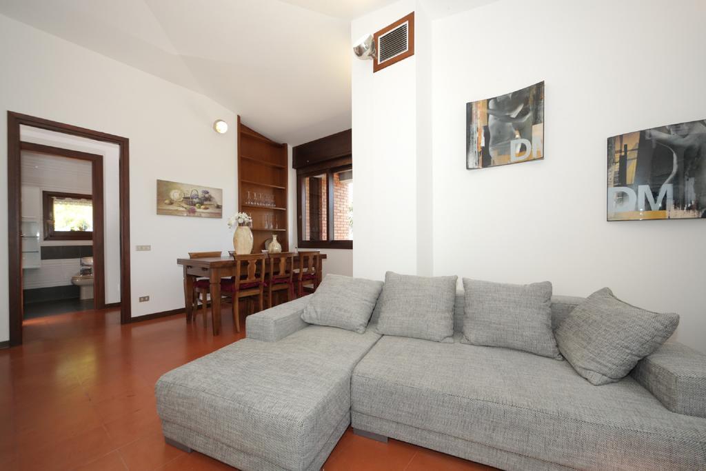 Apartment Red House
