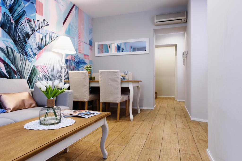 Lora Luxury House, Parking With A Reservation Como