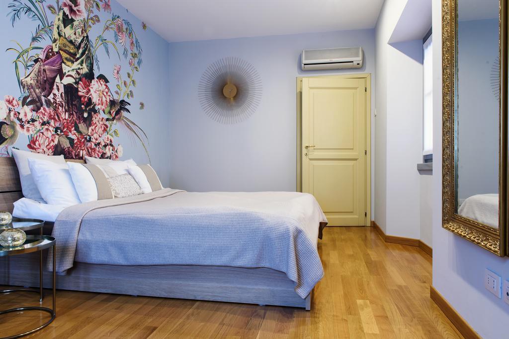 Lora Luxury House, Parking With A Reservation * Como