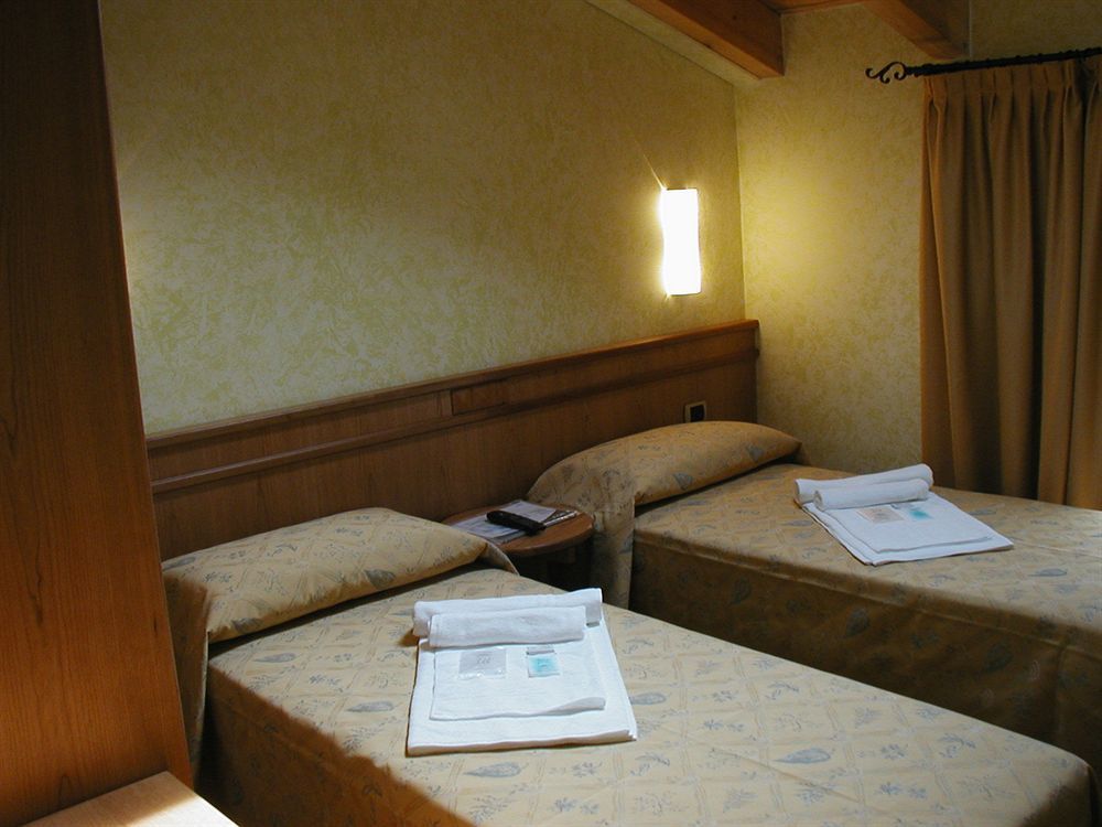 Azzano Holidays Bed & Breakfast