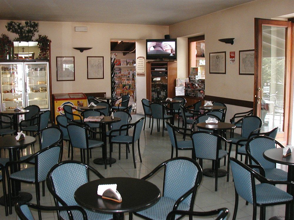 Azzano Holidays Bed & Breakfast Mezzegra