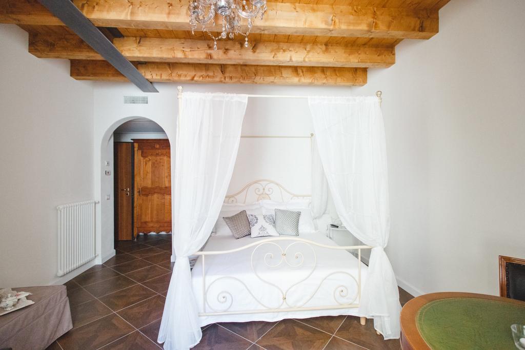 Alessia's Place 2*