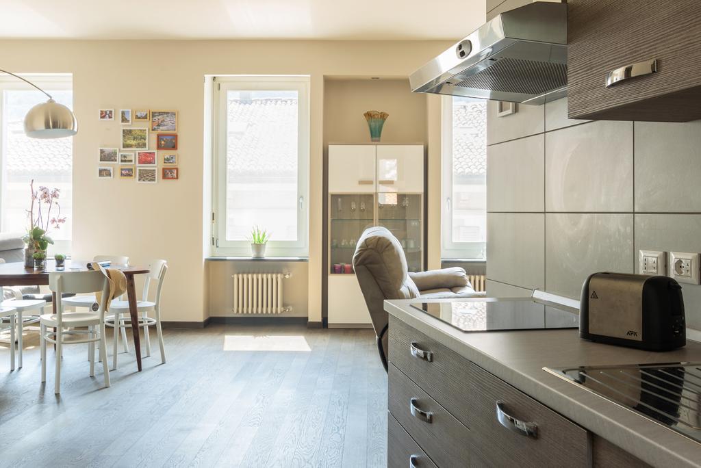 Numero Due Piazza Mazzini - Bymyhomeincomo Apartment