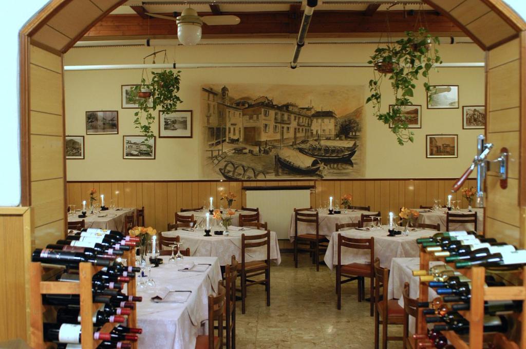 Vecchia Hotel *
