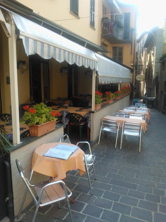 Vecchia *