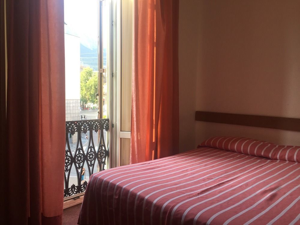 Moderno Hotel 3*