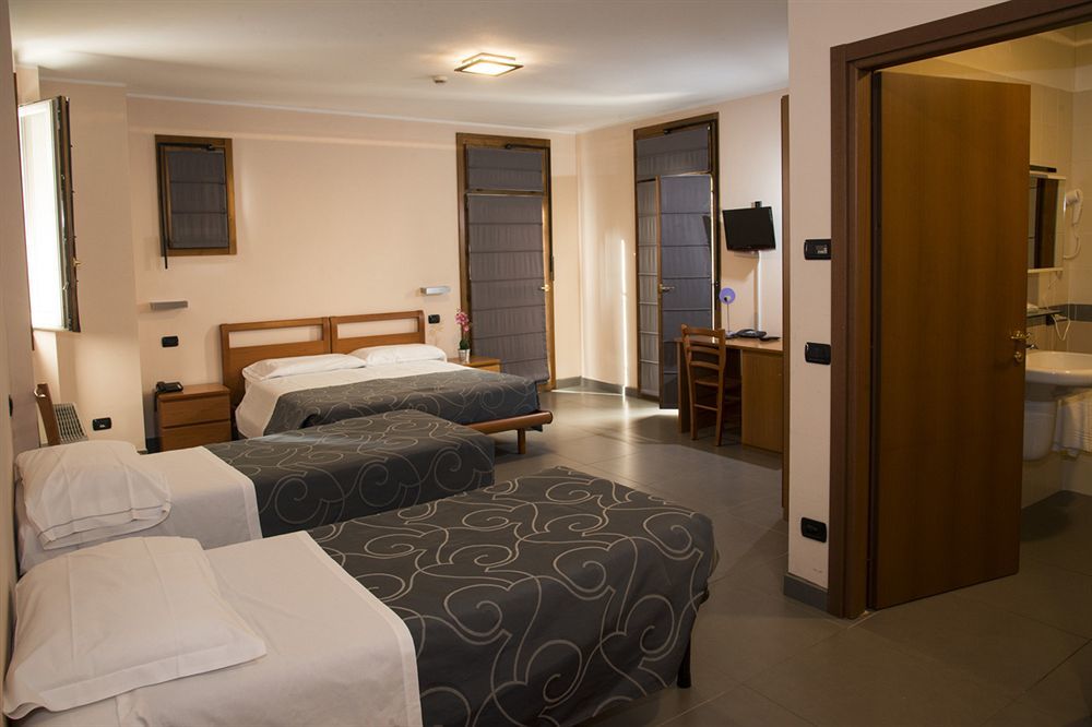Parini Hotel 3*