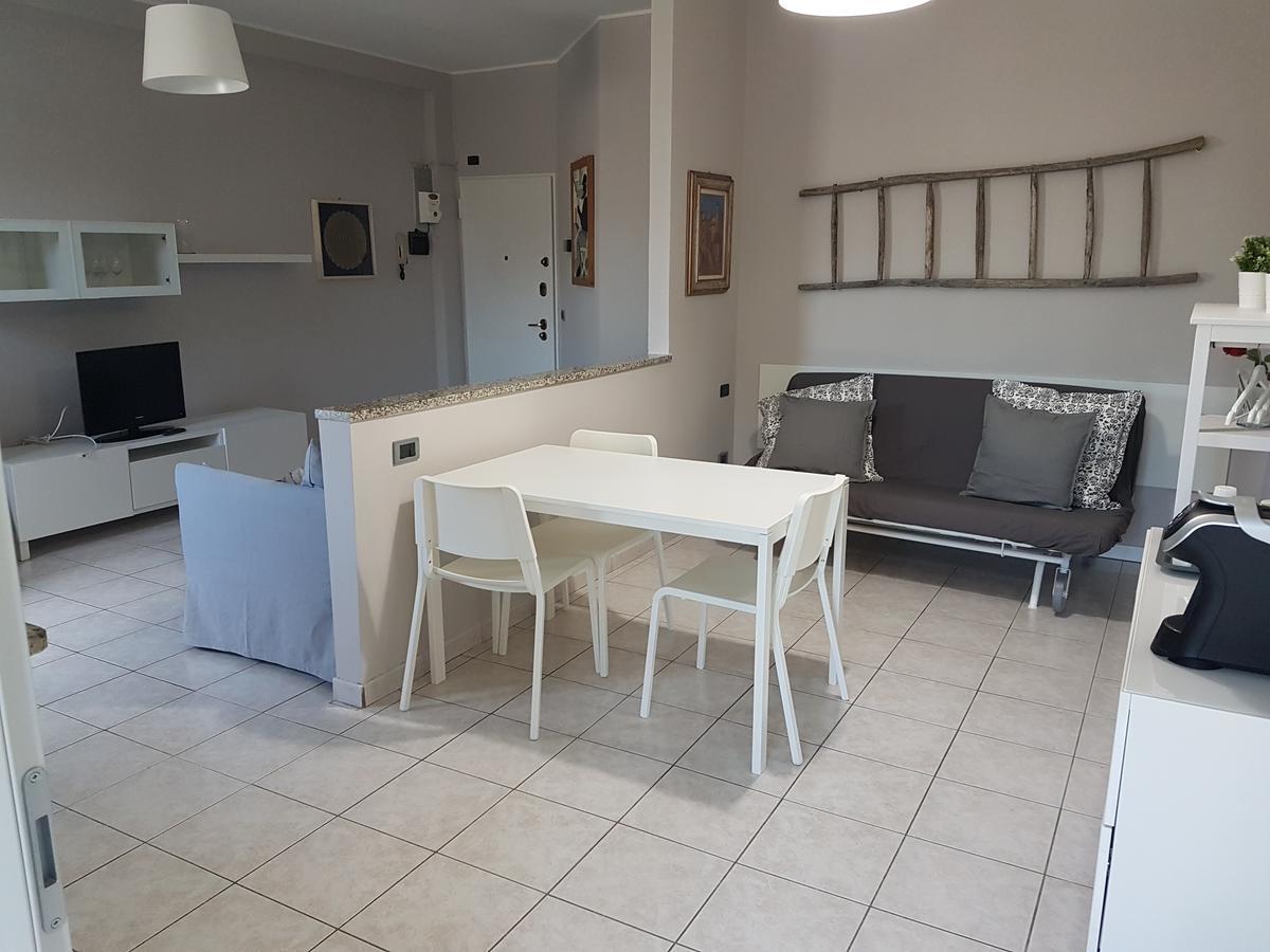 Adda Con Posto Auto Apartment