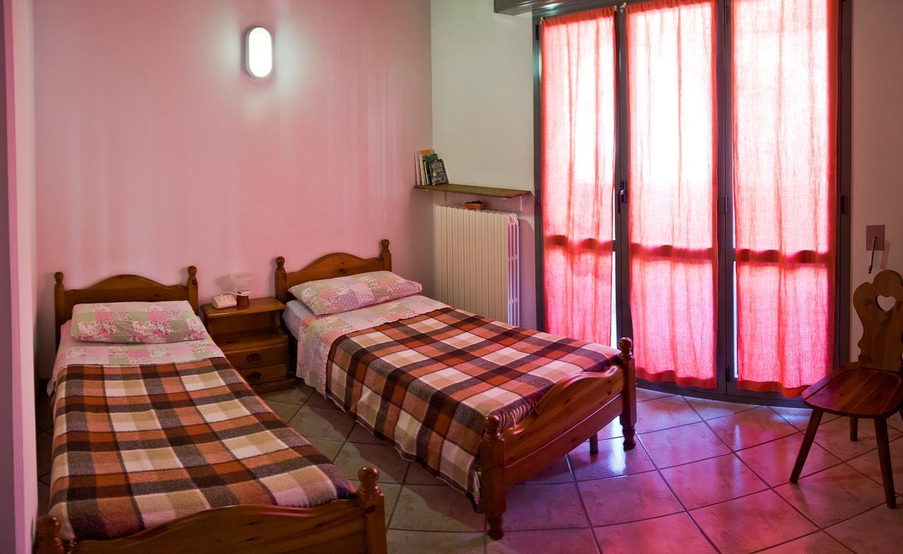 Hotel Valvarrone Di Oceano Snc *