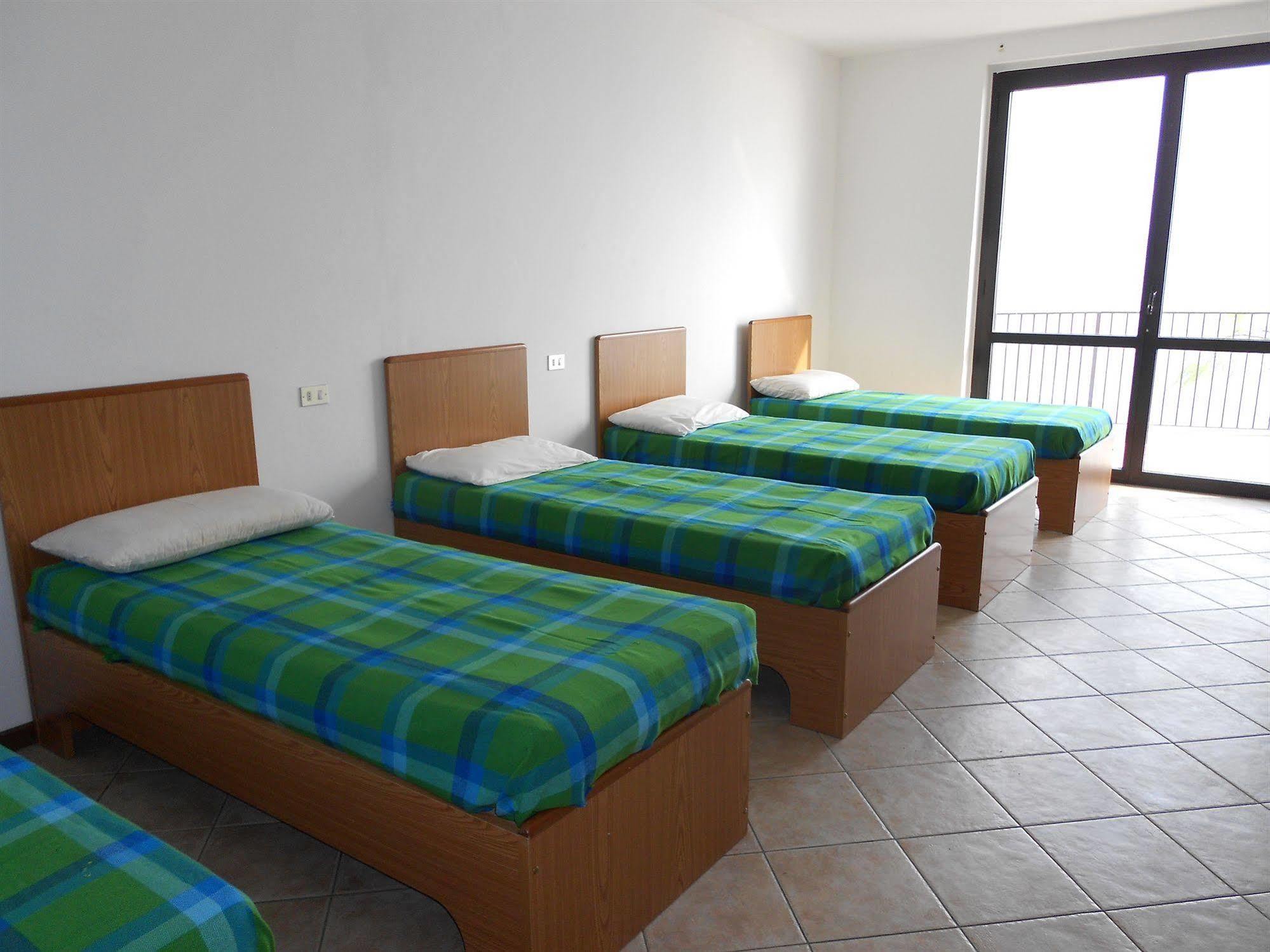 Lake Como Beach Hostel Hostel *