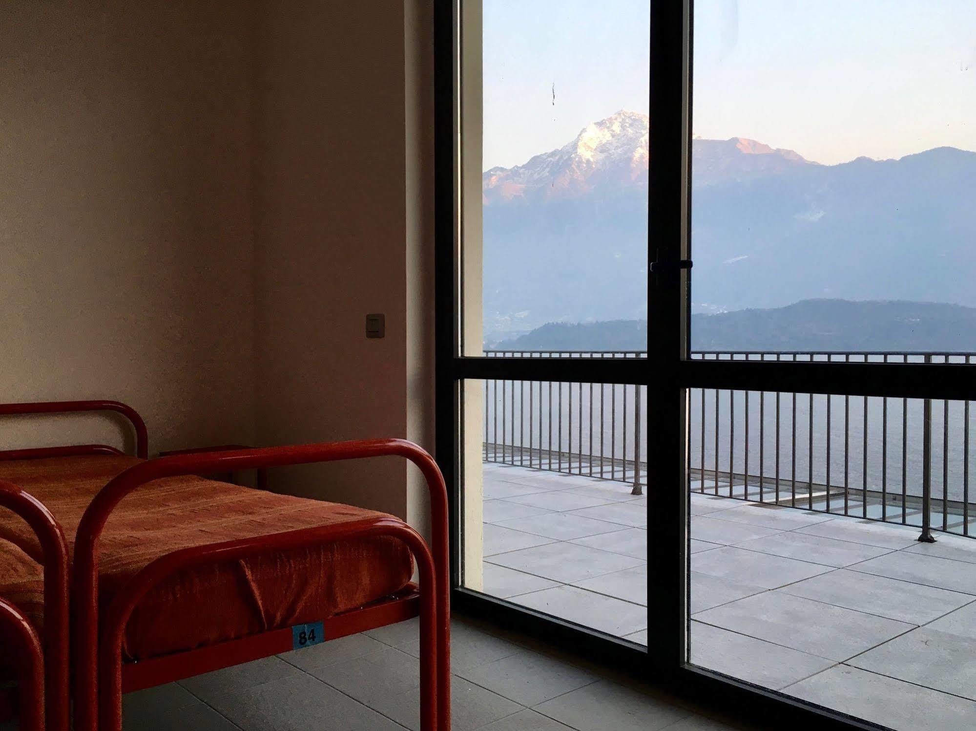 Hostel Lake Como Beach Hostel *