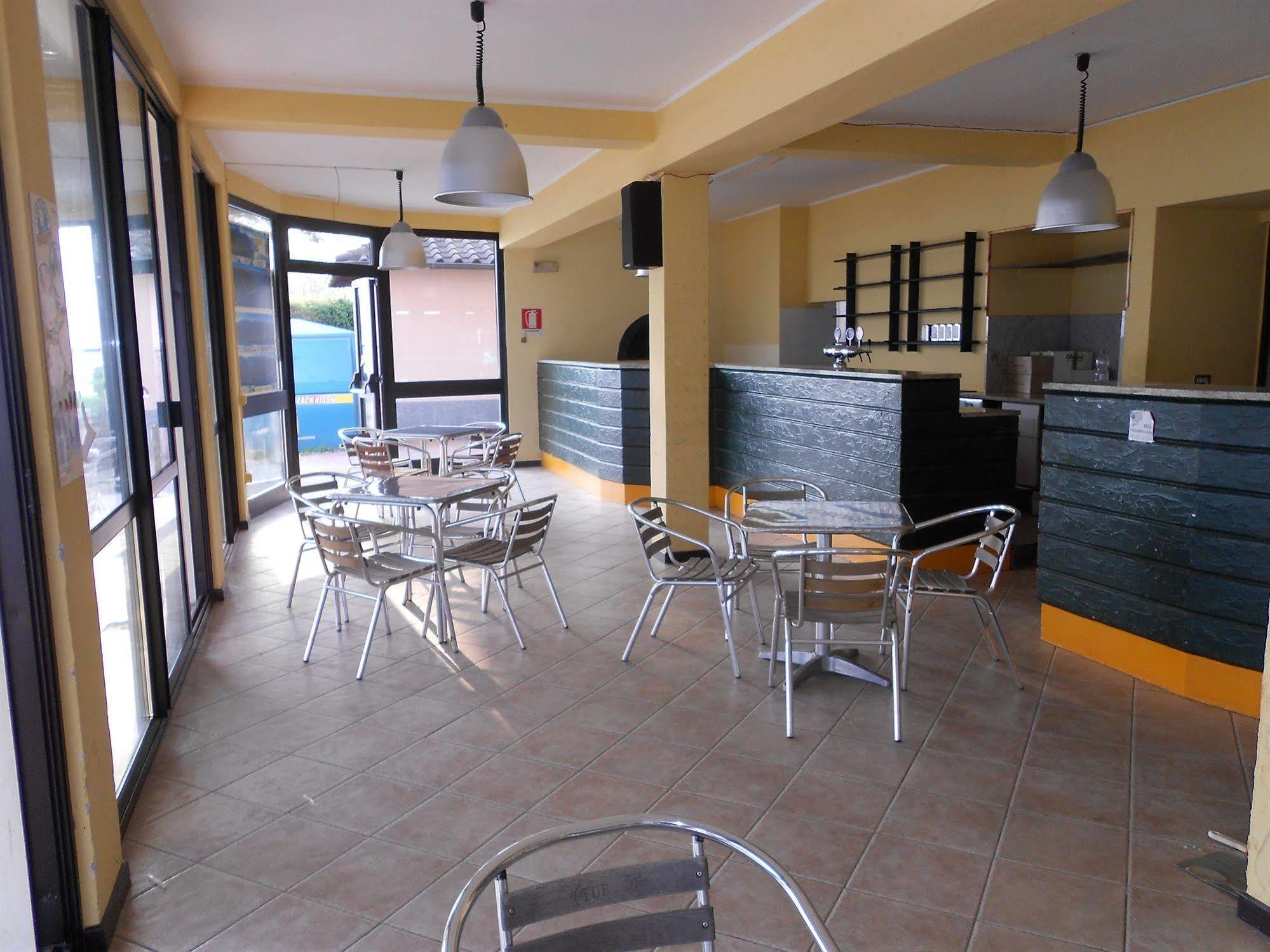 Lake Como Beach Hostel Domaso