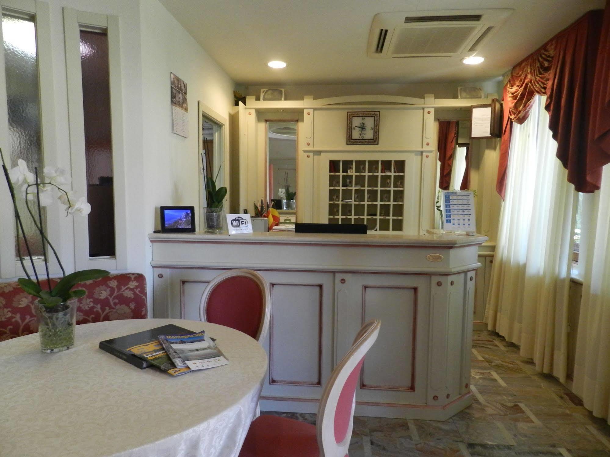 Saligari Hotel