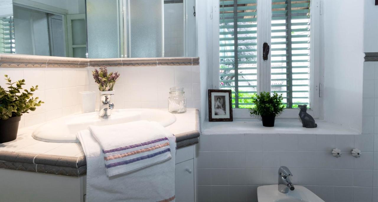 Altido Warm Family Flat For 4, With Free Parking Ferienhaus Faggeto Lario