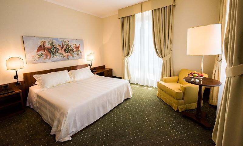 Palace 4*