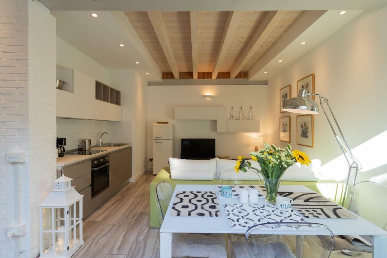 White With Private Terrace By Rent All *
