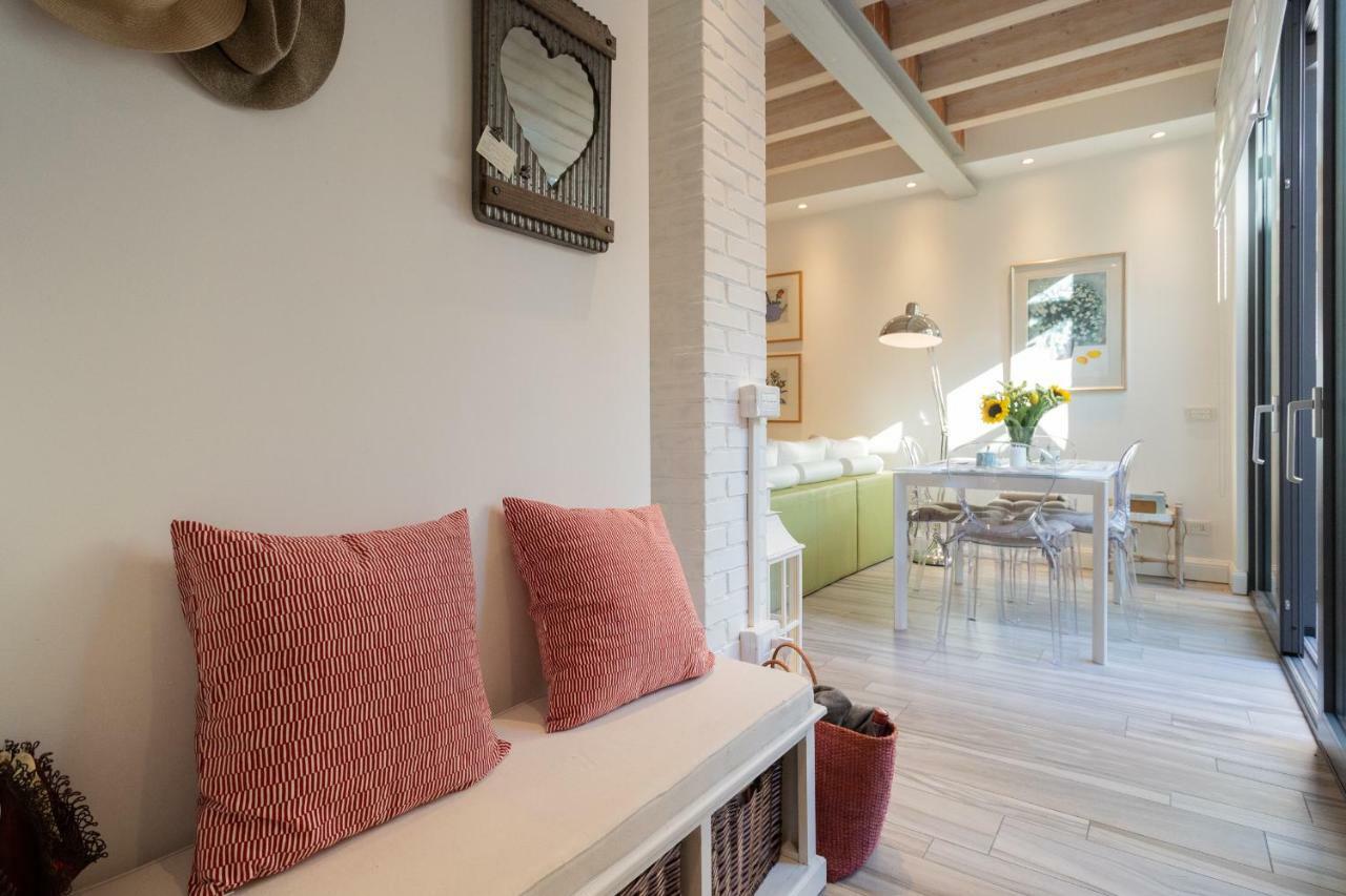 Apartment White With Private Terrace By Rent All Como