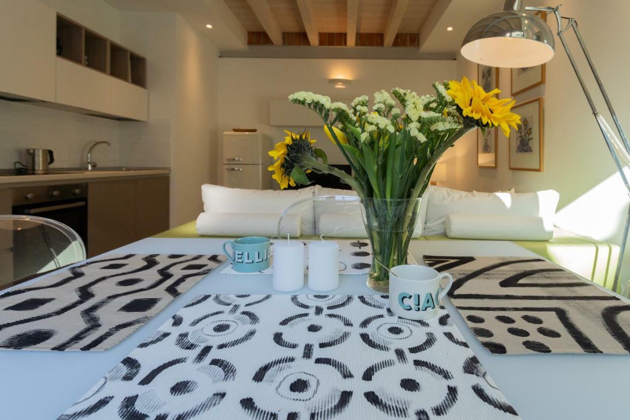 White With Private Terrace By Rent All Apartment *