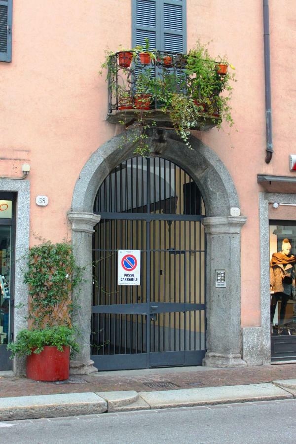 Le Dame Della Cortesella Como