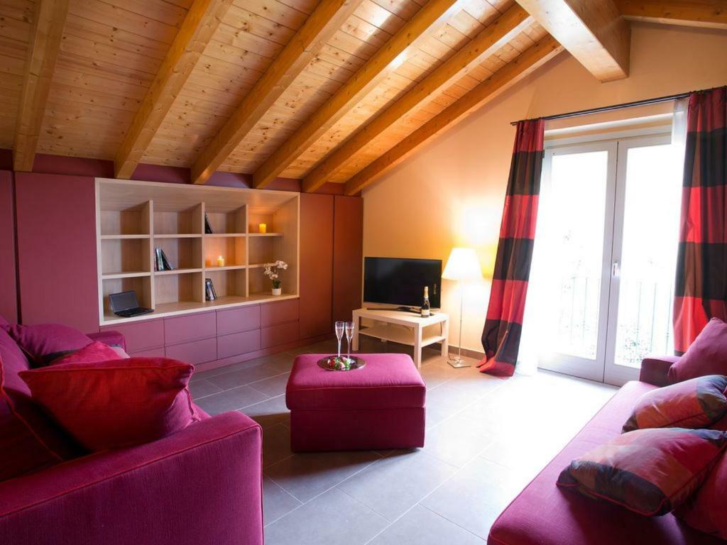 State Of The Art With 180 Degree Panoramic View, Pool And Sleeping Up To 10 Guests By Italian * Como