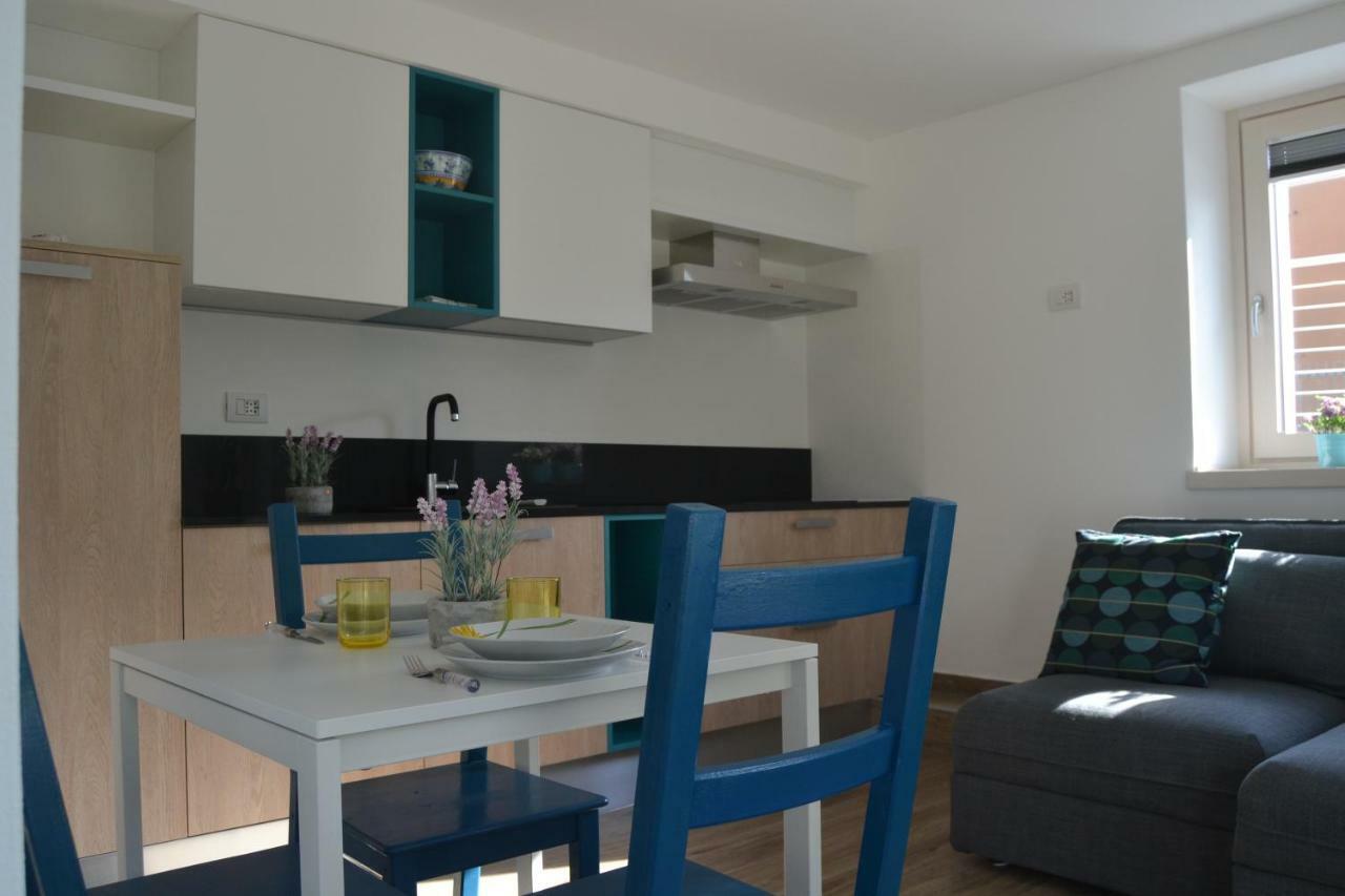 Lido 3 Pool, 30m From The Lake, Pet Friendly Apartment