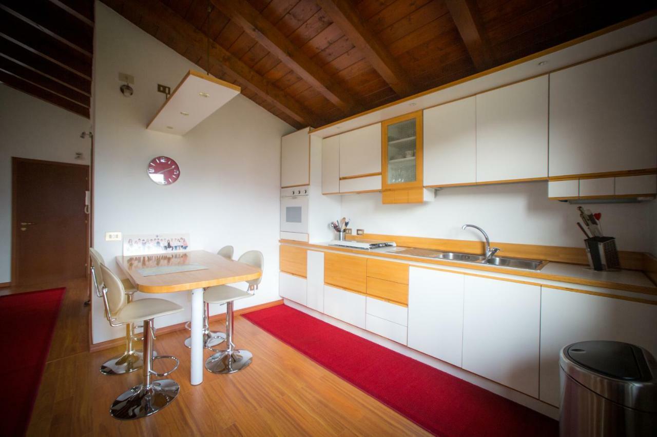 J&j House Homestay Castelmarte