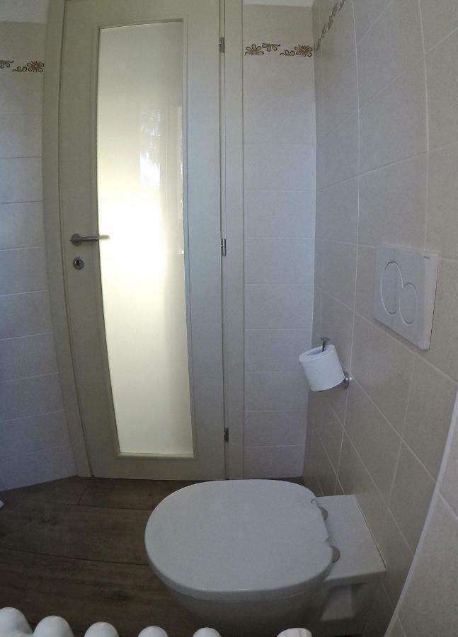 Vittoria Apartment Dongo