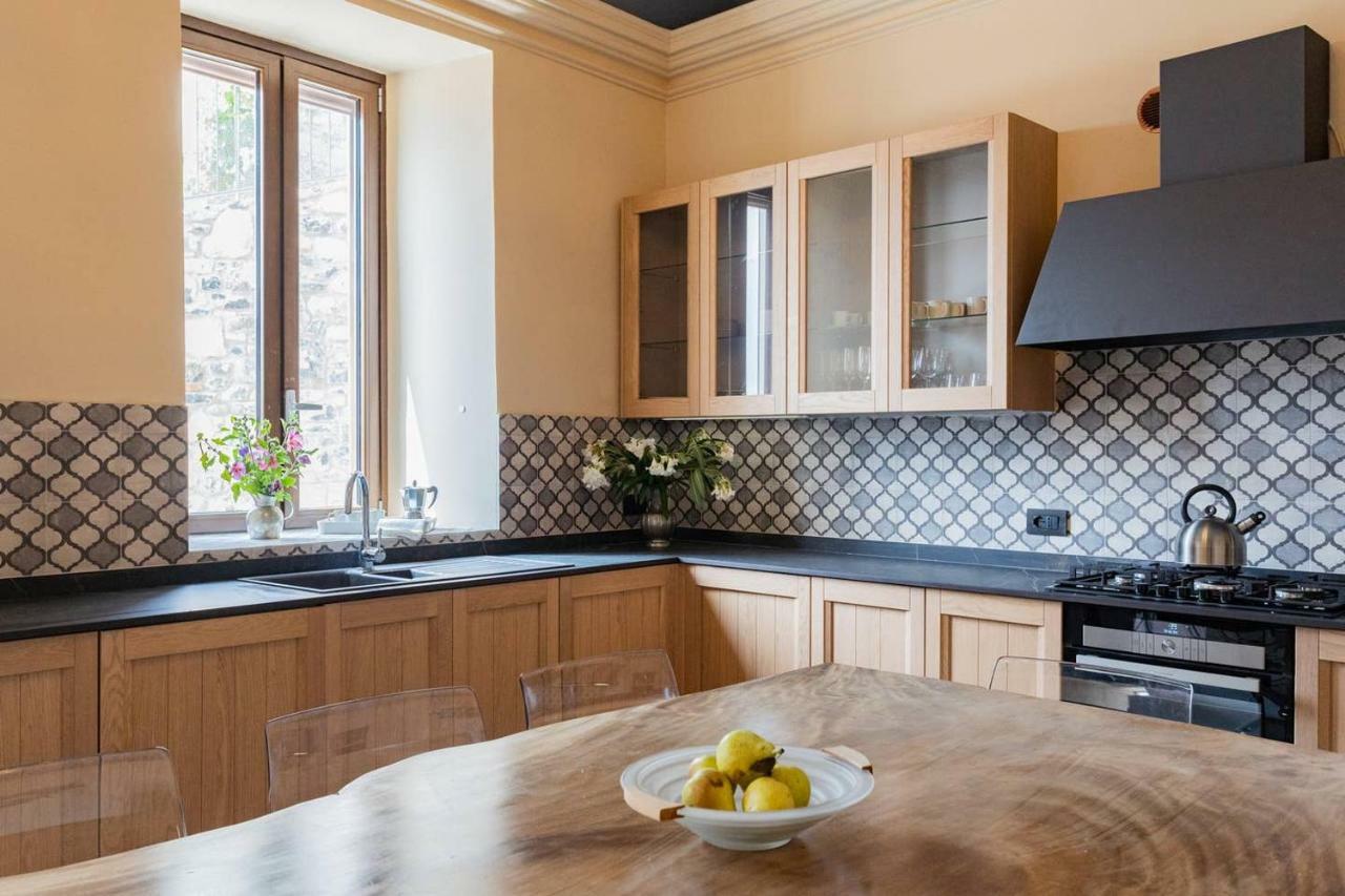 Villa Castravalva By Rent All Como