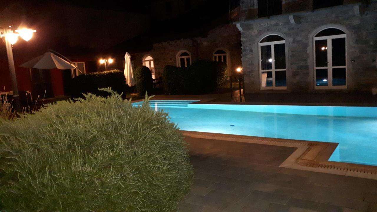 Apartment Dreams Apt, Pool, With Private Garden, Near