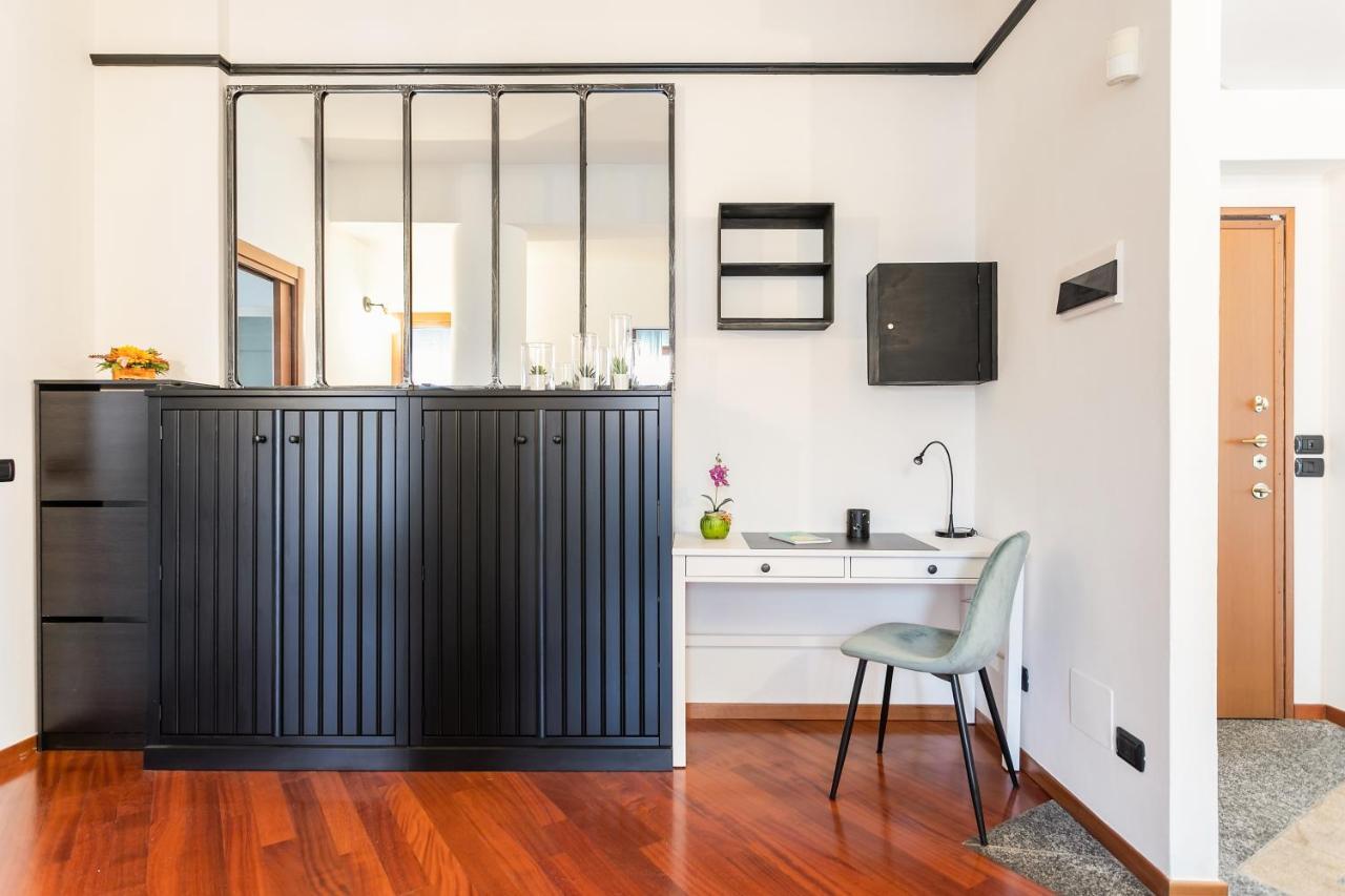 Apartment Santa Chiara By Myhomeincomo *