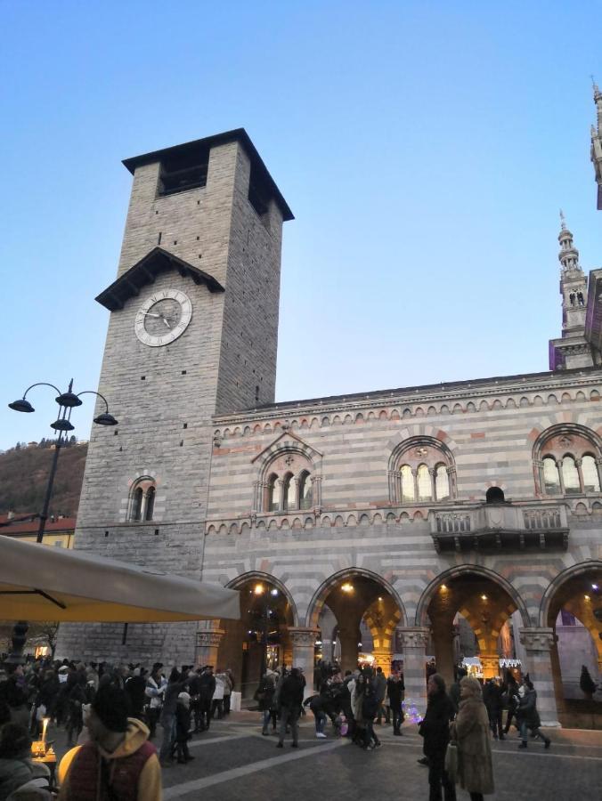 Aleph With Private Parking, Next Train Station Apartment *