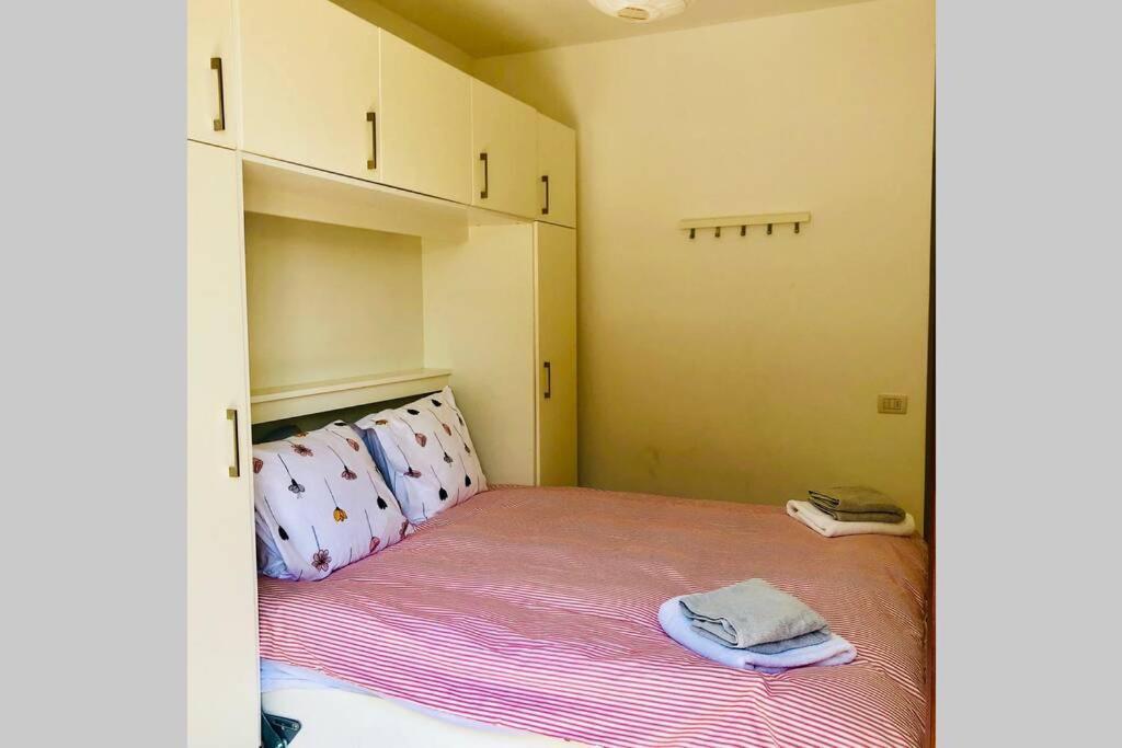 Panoramica Private Sleeps 8-by Italian Villa