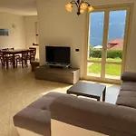 Lago e Giardino apartment