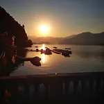 Ortensie & Oleandri Al Lago - By Myhomeincomo