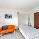 Studio Apartment Lake Views
