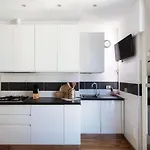 Anna\'S Home Super Cozy Flat, With A/C, High Speed Wifi, Near The Lake And Public Transport