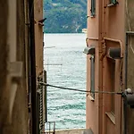 Love\'S Corner - By Myhomeincomo