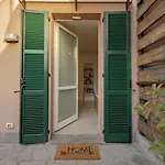2 Passi Dal Lago, Como Lake