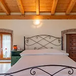 Holiday Home Vince - Dox200 By Interhome
