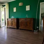 Fee4Me Cozy House On The Lake