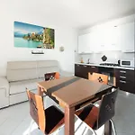 Deluxe Finestra Sul Lago