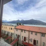 Como Lake With Two People Lake View And Near Beach