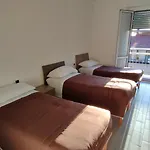 250 M Dal Lago - Turati 98 - Free Wifi