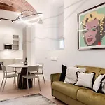 Mmm Palazzo Diaz - The House Of Travelers