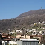 Como Lake Nest